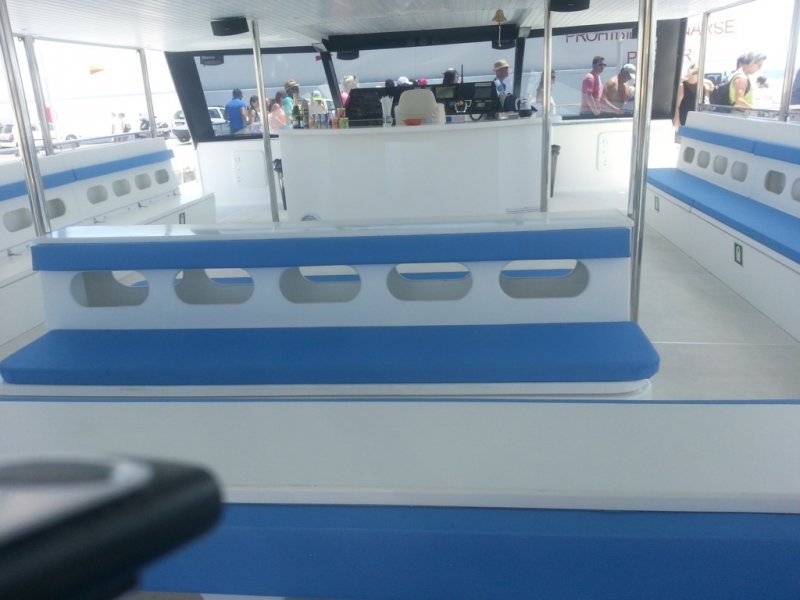 Gran Catamaran (120 PAX)