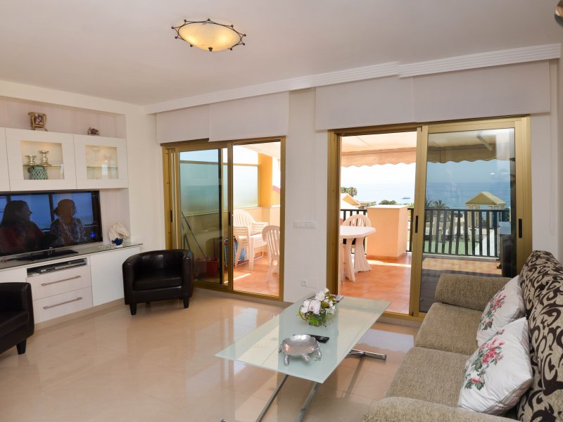 Apartamento reformado con vistas al mar